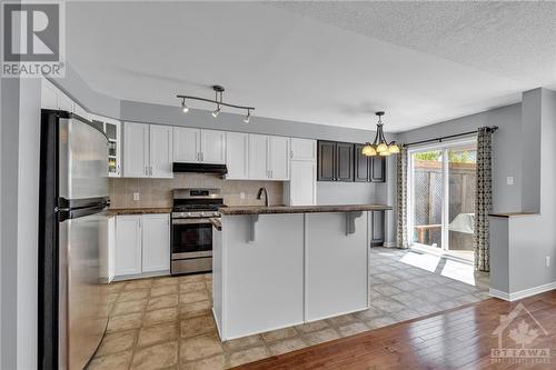 936 Schooner Crescent, Ottawa, ON - Indoor Photo Showing Kitchen With Stainless Steel Kitchen