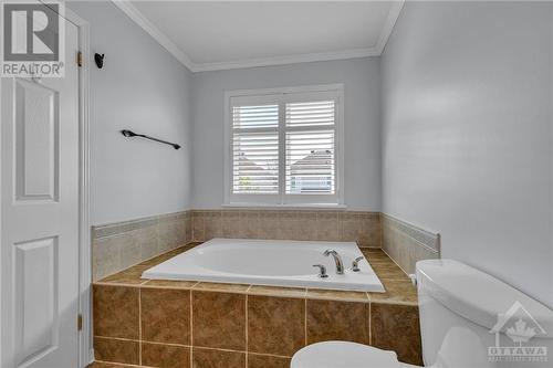 936 Schooner Crescent, Ottawa, ON - Indoor Photo Showing Bathroom