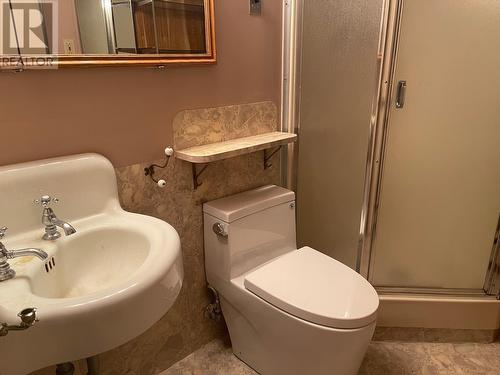 7488 Old Stamp Mill Road, Vernon, BC - Indoor Photo Showing Bathroom