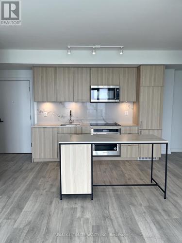 1107 - 220 Missinnihe Way, Mississauga, ON - Indoor Photo Showing Kitchen With Upgraded Kitchen