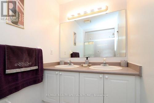 5817 Questman Hollow, Mississauga, ON - Indoor Photo Showing Bathroom