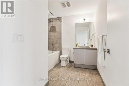 1005 - 297 Oak Walk Drive, Oakville, ON - Indoor Photo Showing Bathroom