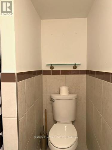 395 Classic Avenue, Welland, ON - Indoor Photo Showing Bathroom