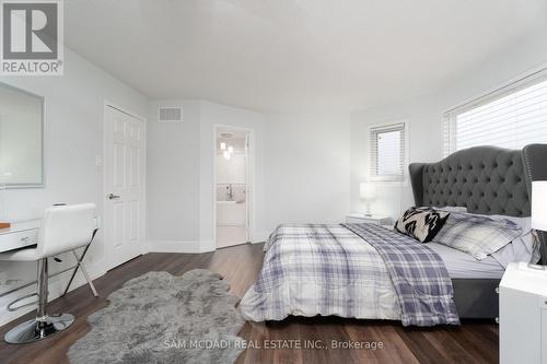 31 Forestview Drive, Cambridge, ON - Indoor Photo Showing Bedroom