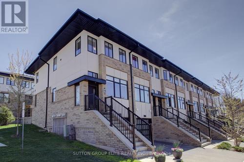 16 Mulhollard Lane, Hamilton (Ancaster), ON - Outdoor