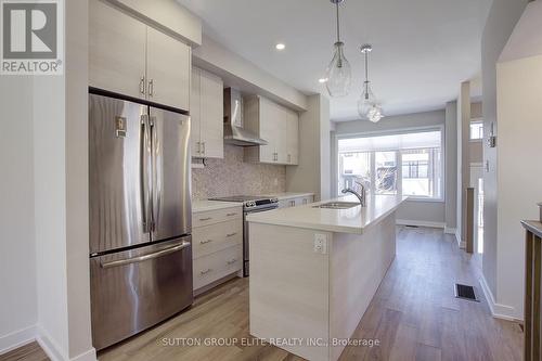 16 Mulhollard Lane, Hamilton (Ancaster), ON - Indoor Photo Showing Kitchen With Upgraded Kitchen