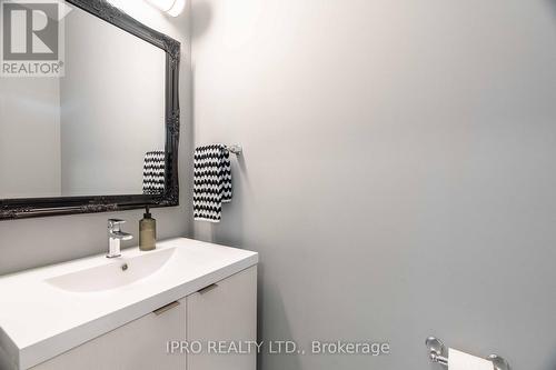 418 Edgevalley Road, London, ON - Indoor Photo Showing Bathroom