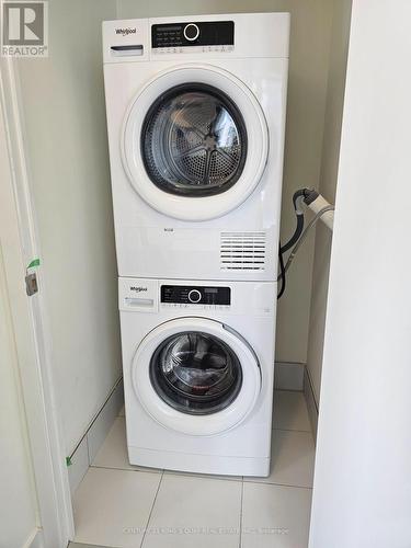 631 - 2 David Eyer Road, Richmond Hill, ON - Indoor Photo Showing Laundry Room