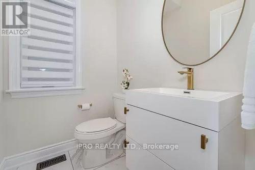 95 Kennedy Boulevard, New Tecumseth, ON - Indoor Photo Showing Bathroom