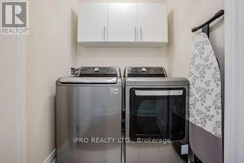 95 Kennedy Boulevard, New Tecumseth, ON - Indoor Photo Showing Laundry Room