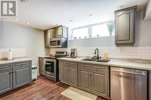 222 Mount Albert Rd, East Gwillimbury, ON - Indoor Photo Showing Kitchen With Double Sink