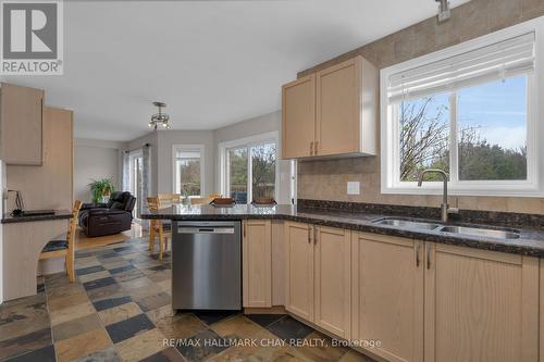 106 Bourbon Circle, Barrie, ON - Indoor Photo Showing Kitchen With Double Sink