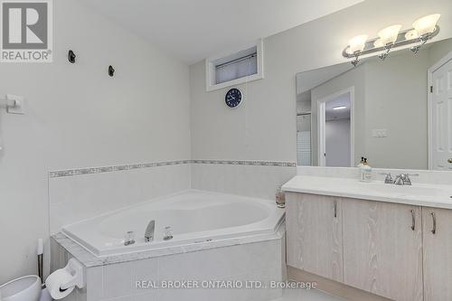 13 Osprey Ridge Road, Barrie, ON - Indoor Photo Showing Bathroom