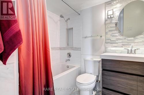 1013 - 3590 Kaneff Crescent, Mississauga, ON - Indoor Photo Showing Bathroom