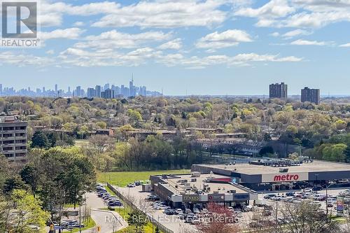 1013 - 3590 Kaneff Crescent, Mississauga, ON - Outdoor With View