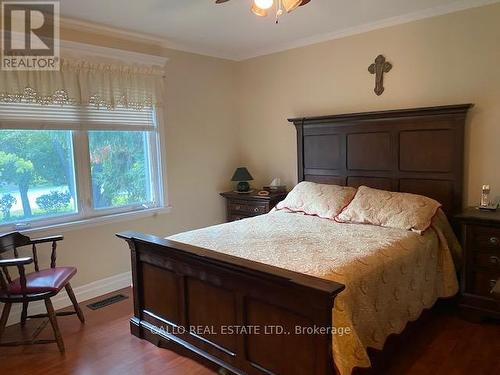 13645 Ninth Line, Whitchurch-Stouffville, ON - Indoor Photo Showing Bedroom