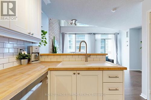 610 - 1029 King Street W, Toronto, ON - Indoor Photo Showing Kitchen