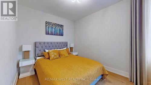 223 Manning Avenue, Toronto, ON - Indoor Photo Showing Bedroom