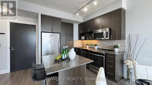 2611 - 18 Graydon Hall Drive, Toronto, ON - Indoor Photo Showing Kitchen With Upgraded Kitchen