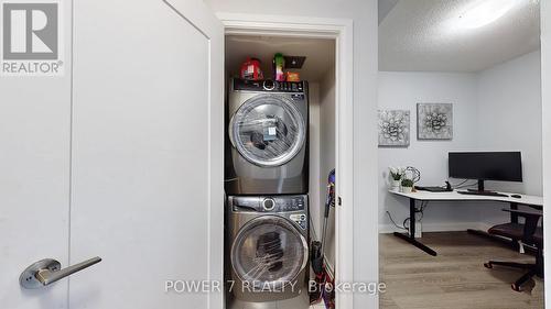 2611 - 18 Graydon Hall Drive, Toronto, ON - Indoor Photo Showing Laundry Room