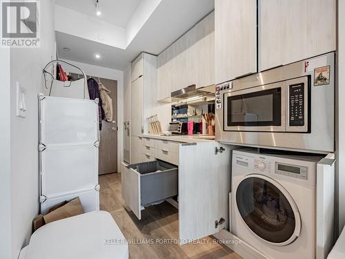 2307 - 215 Queen Street W, Toronto, ON - Indoor Photo Showing Laundry Room