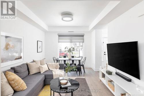 Th 3 - 55 Nicholas Avenue W, Toronto, ON - Indoor Photo Showing Living Room