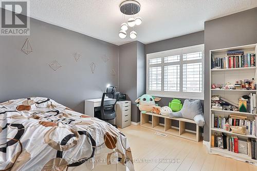 208 Penndutch Circle, Whitchurch-Stouffville, ON - Indoor Photo Showing Bedroom