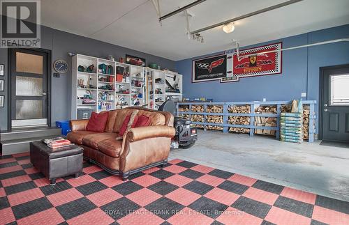 5387 Sutter Creek Drive, Hamilton Township, ON - Indoor Photo Showing Garage