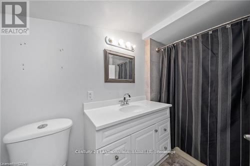 25 Paul Street, Prince Edward County, ON - Indoor Photo Showing Bathroom