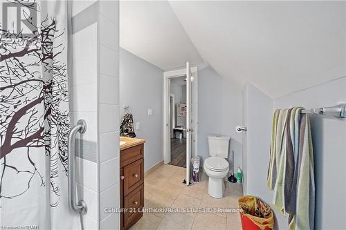 25 Paul Street, Prince Edward County, ON - Indoor Photo Showing Bathroom