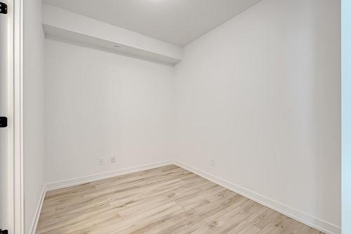 345 Wheat Boom Drive|Unit #813, Oakville, ON - Indoor Photo Showing Other Room