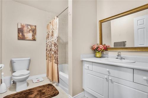 39 Pinewoods Drive|Unit #36, Stoney Creek, ON - Indoor Photo Showing Bathroom