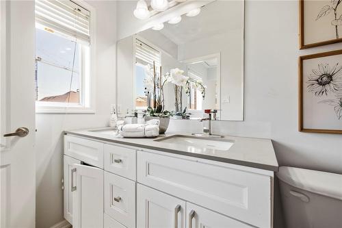954 Zelinsky Crescent, Milton, ON - Indoor Photo Showing Bathroom