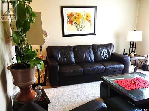 303 258 Pinehouse Place, Saskatoon, SK - Indoor Photo Showing Living Room