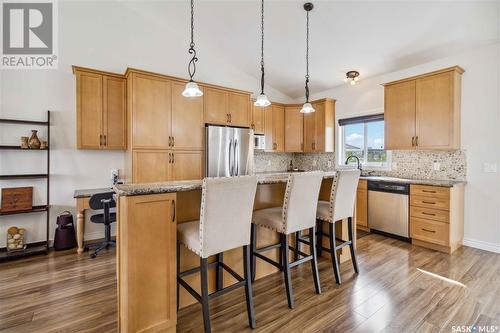 239 Dawson Crescent, Saskatoon, SK - Indoor Photo Showing Kitchen With Stainless Steel Kitchen