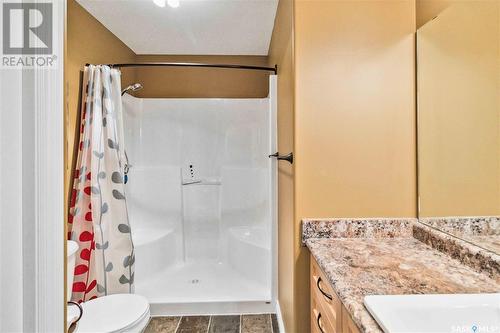 239 Dawson Crescent, Saskatoon, SK - Indoor Photo Showing Bathroom