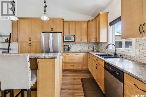 239 Dawson Crescent, Saskatoon, SK - Indoor Photo Showing Kitchen With Stainless Steel Kitchen With Double Sink