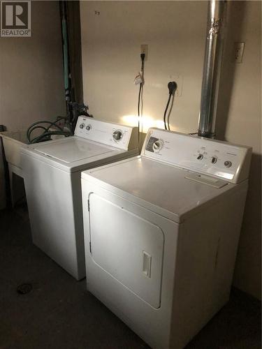 27 Tokyo Crescent, Elliot Lake, ON - Indoor Photo Showing Laundry Room