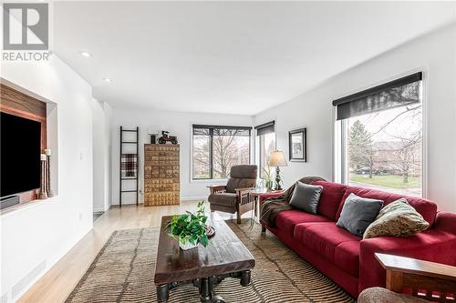 407 Maki Avenue, Sudbury, ON - Indoor Photo Showing Living Room