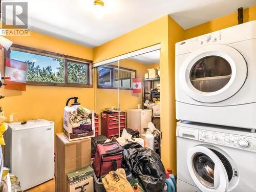 382 Judas Creek Drive, Whitehorse South, YT - Indoor Photo Showing Laundry Room