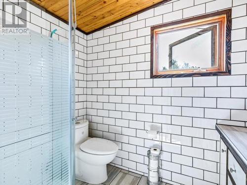 382 Judas Creek Drive, Whitehorse South, YT - Indoor Photo Showing Bathroom