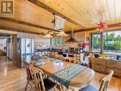 382 Judas Creek Drive, Whitehorse South, YT - Indoor Photo Showing Dining Room