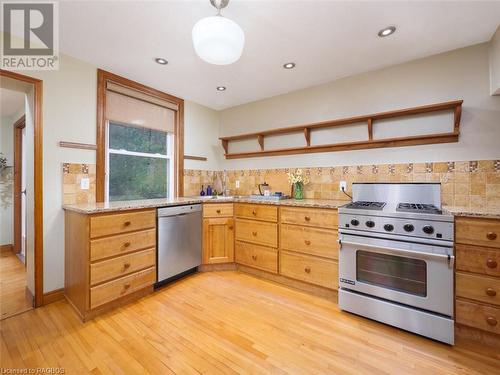 452 2Nd Avenue W, Owen Sound, ON - Indoor Photo Showing Kitchen