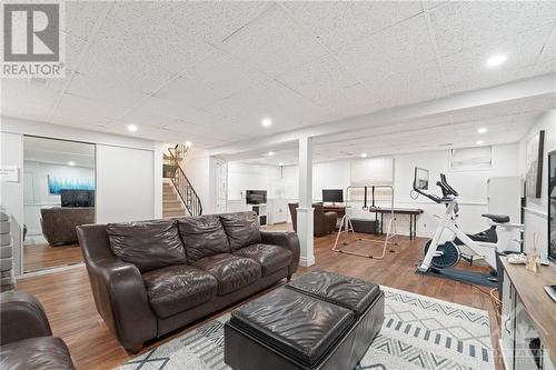 2499 Wilhaven Drive, Ottawa, ON - Indoor Photo Showing Living Room