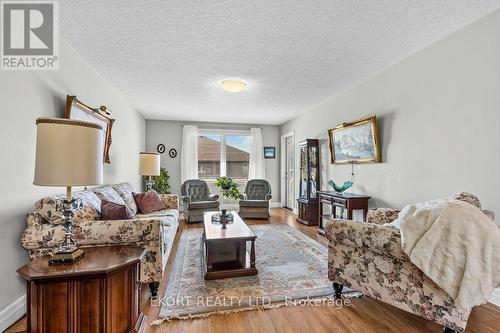 79 Cortland Crescent, Quinte West, ON - Indoor Photo Showing Living Room