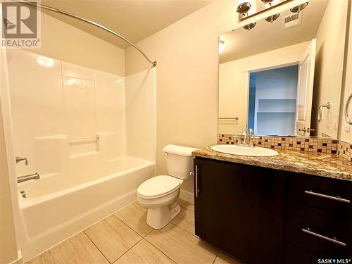 104 71 Riverwood Drive, Weyburn, SK - Indoor Photo Showing Bathroom