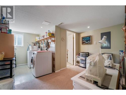 2575 Centennial Drive, Blind Bay, BC - Indoor Photo Showing Laundry Room