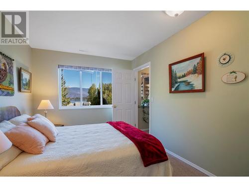 2575 Centennial Drive, Blind Bay, BC - Indoor Photo Showing Bedroom