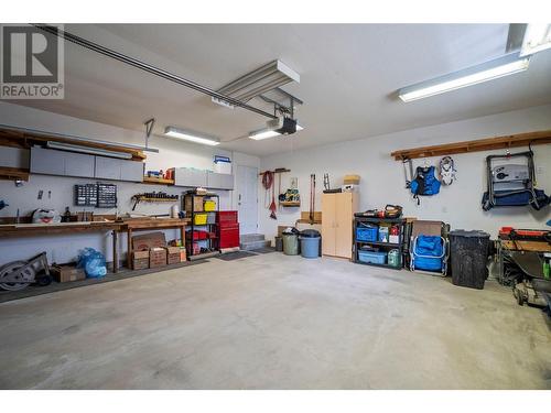 2575 Centennial Drive, Blind Bay, BC - Indoor Photo Showing Garage