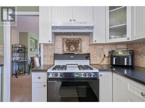 2575 Centennial Drive, Blind Bay, BC - Indoor Photo Showing Kitchen